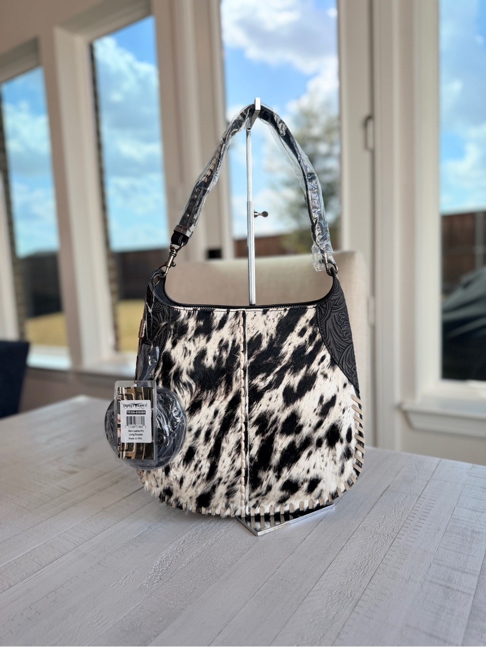 Trinity Ranch Cowhide ＆ Tooled Leather Hobo Crossbody Bag Black